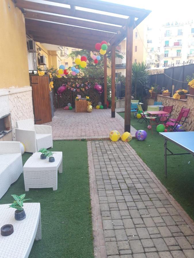 Family Room Портічі Екстер'єр фото