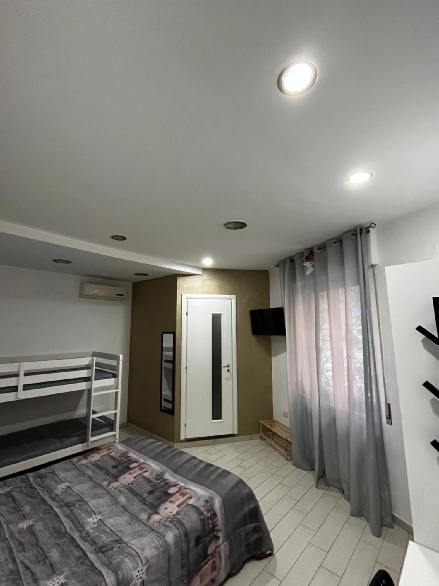 Family Room Портічі Екстер'єр фото