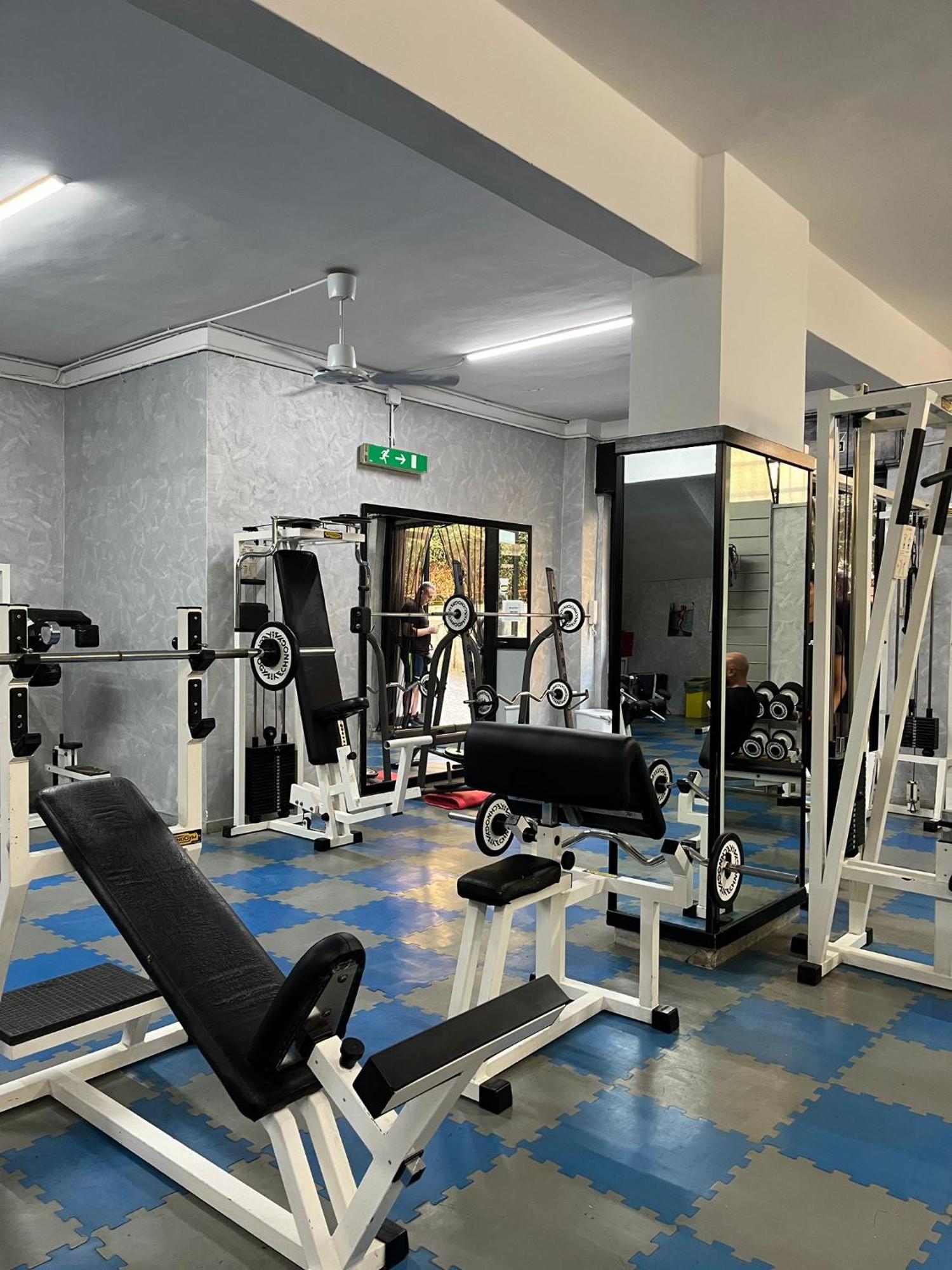 Family Room Портічі Екстер'єр фото