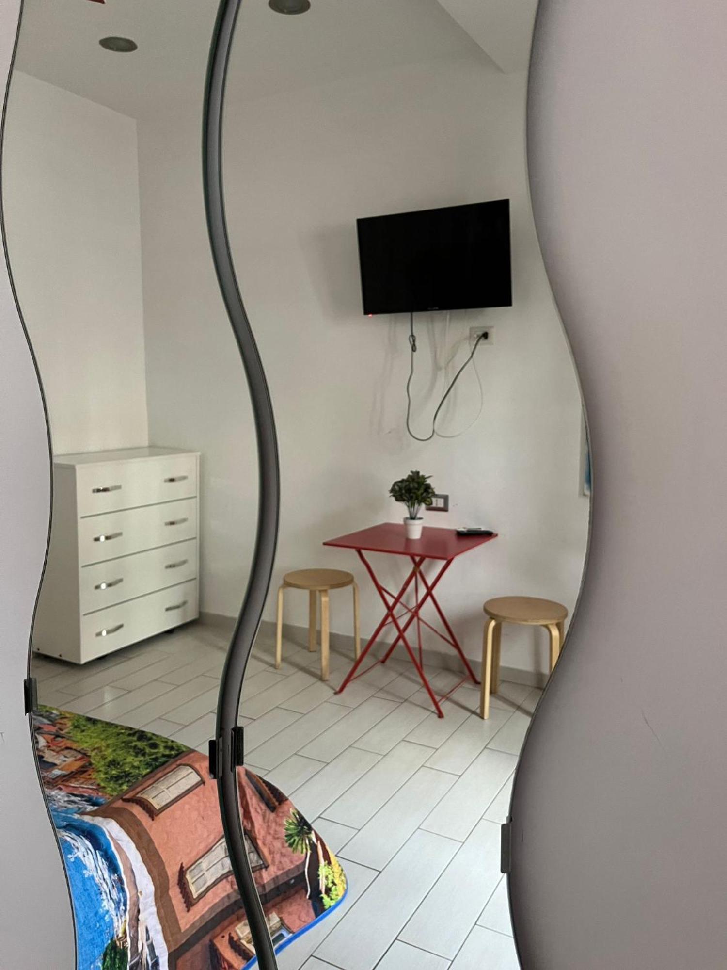 Family Room Портічі Екстер'єр фото