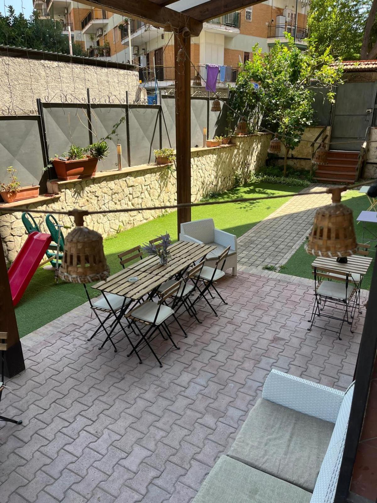 Family Room Портічі Екстер'єр фото