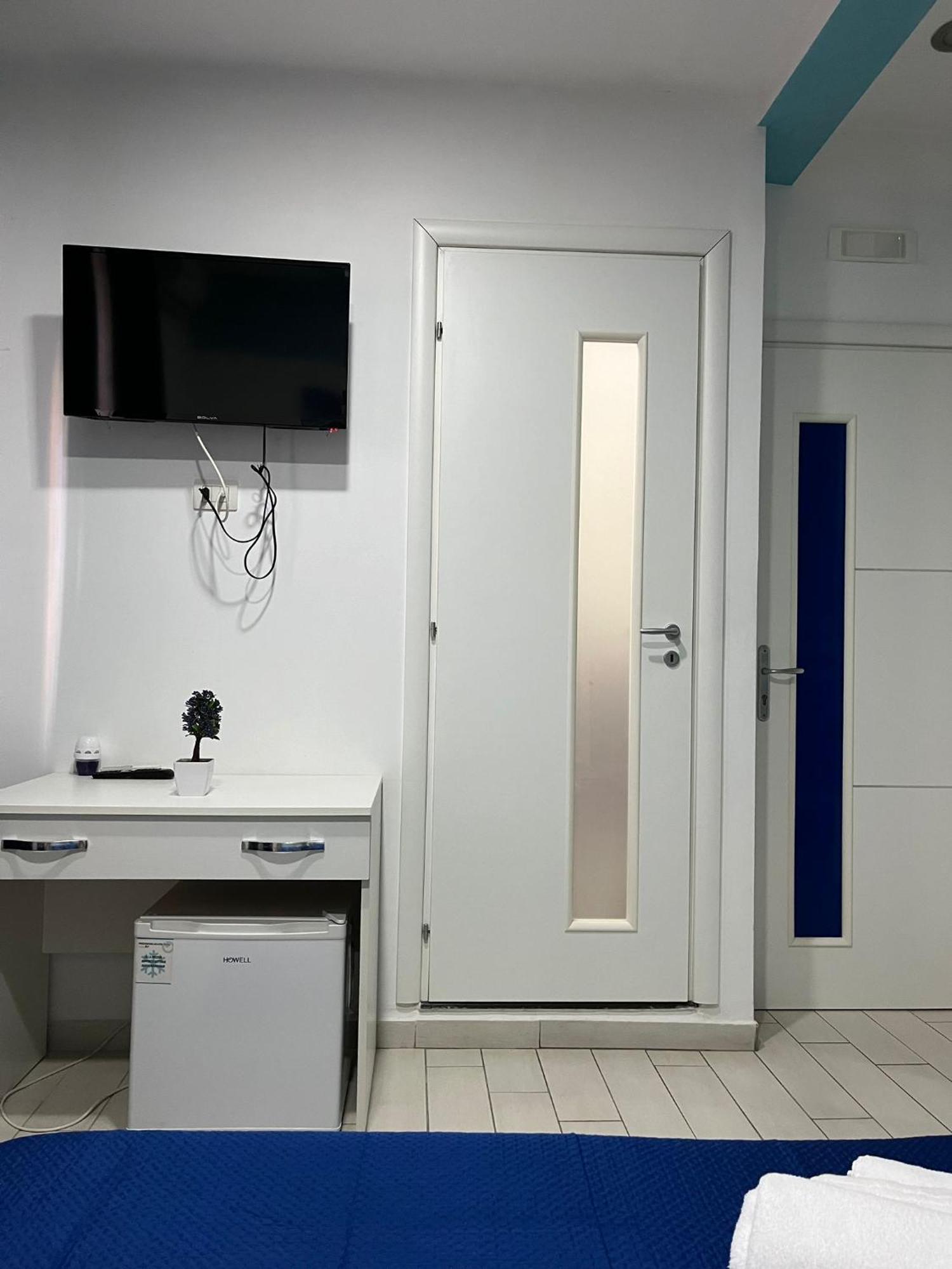 Family Room Портічі Екстер'єр фото